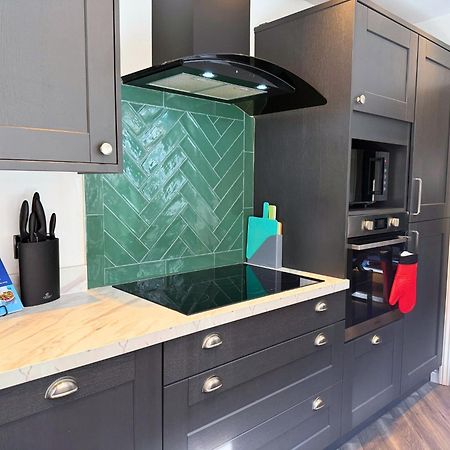 Hot Tub, Free Parking, Near Shops & Restaurants, Location 1M To City Jesmond Zewnętrze zdjęcie
