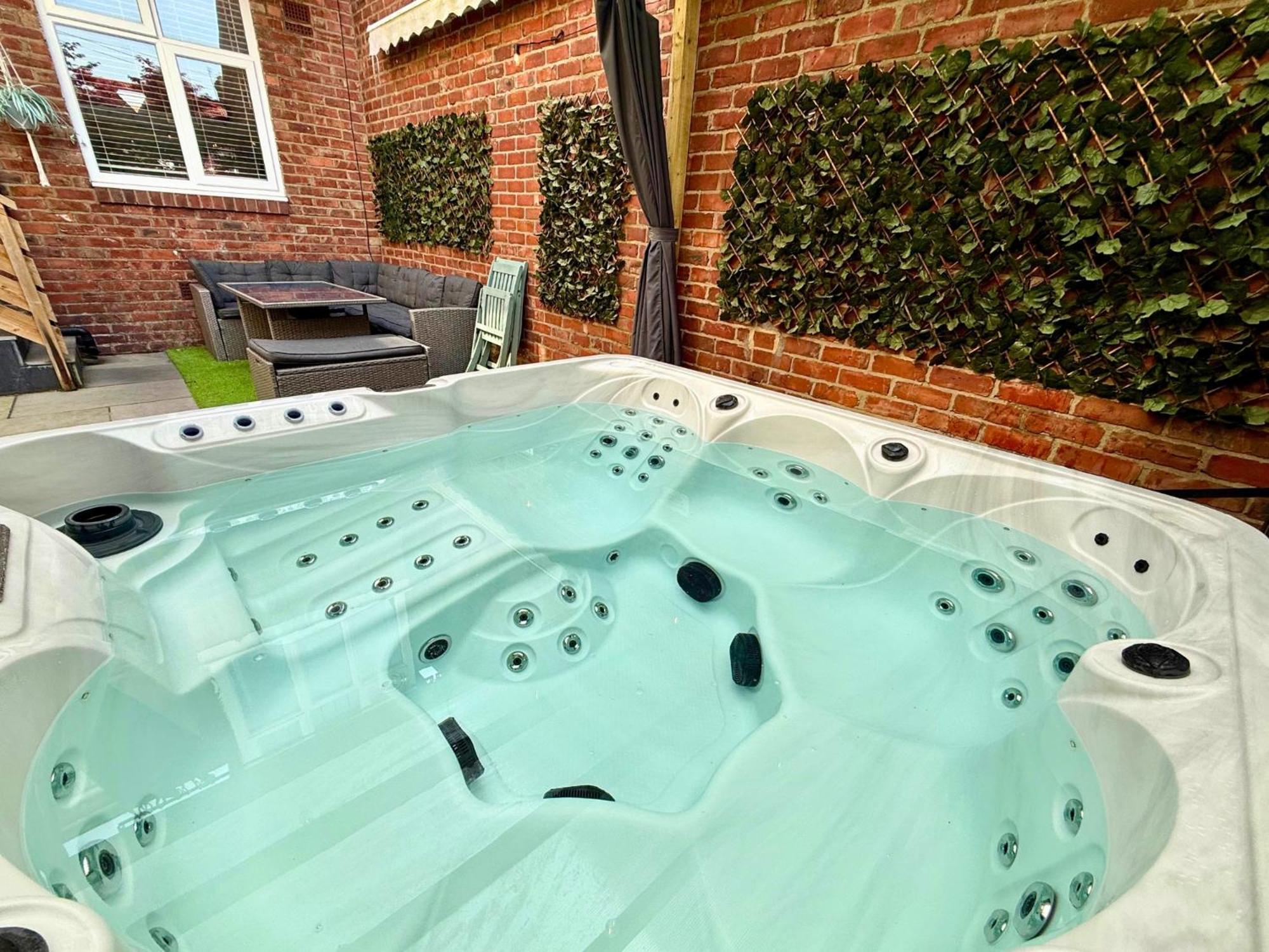 Hot Tub, Free Parking, Near Shops & Restaurants, Location 1M To City Jesmond Zewnętrze zdjęcie